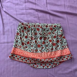 Pattern mini skirt